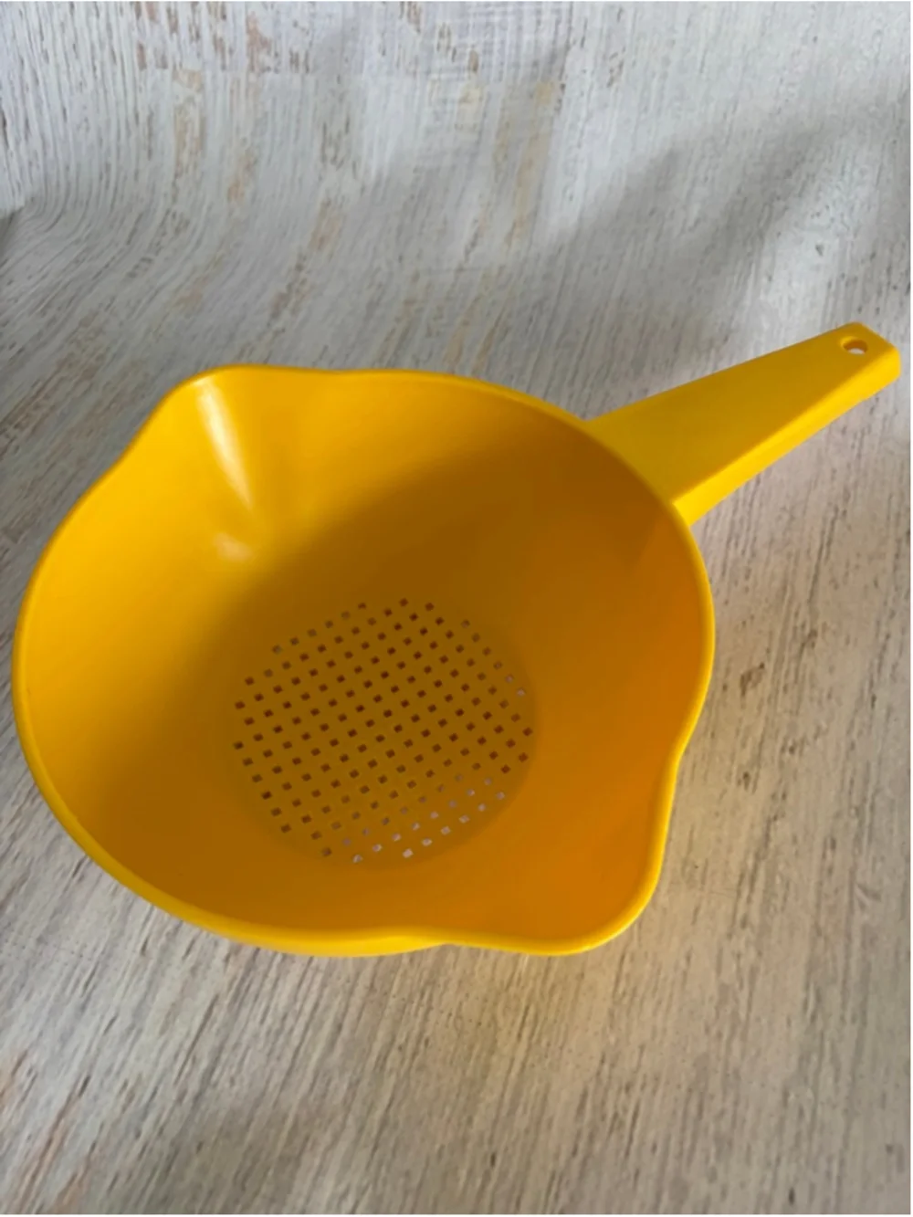 Tupperware Yellow One Size Cook Utensil Strainer